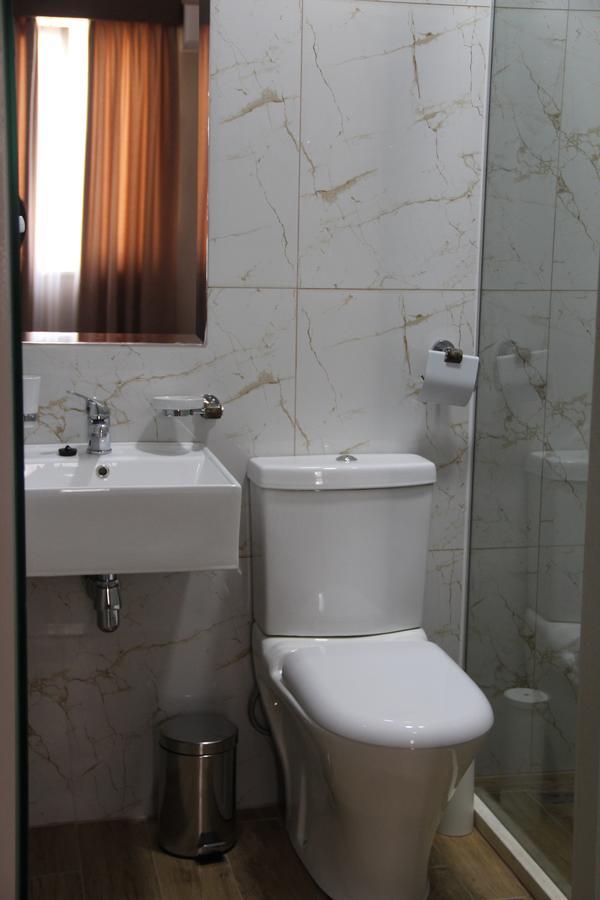 Hotel Hermes Tirana Esterno foto